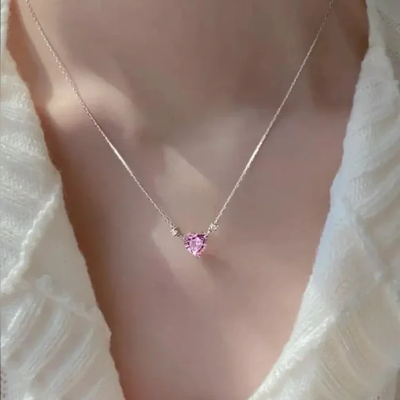 ⚠️Clearance Pink Heart Pendant Necklace - Picture 1 of 3